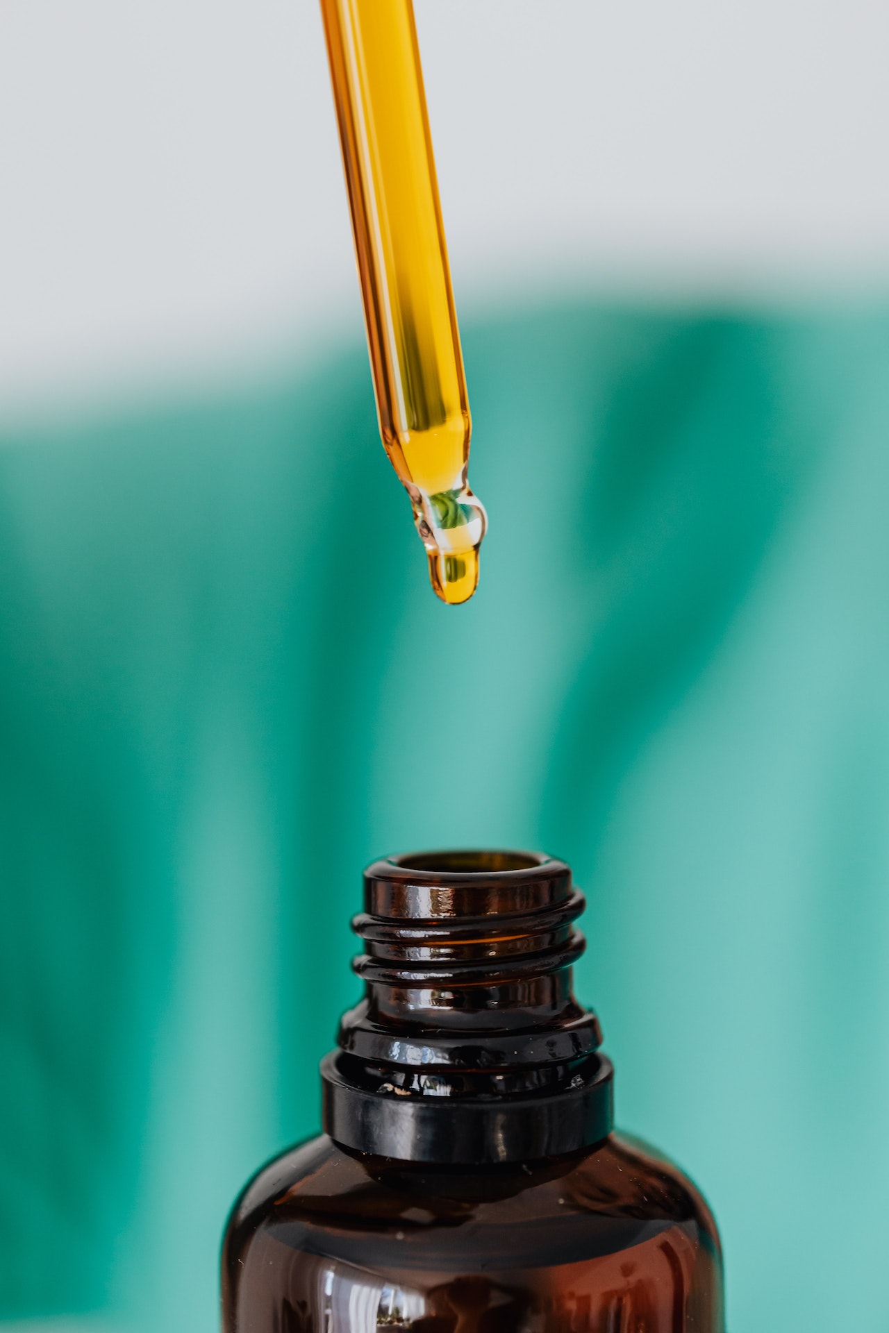 castor oil in a droplet bottle